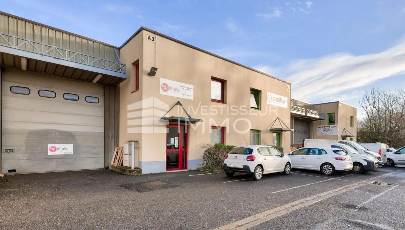 Light Industrial in Pontault-Combault to rent Building Photo- Image 1 of 15