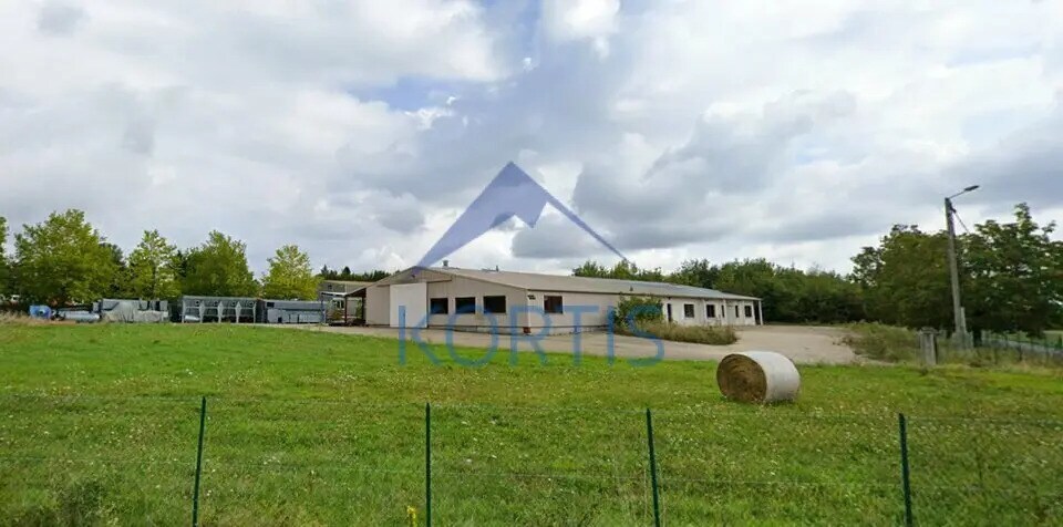 Vente Local d'activités 1 600 m² - Photo 1