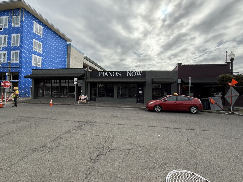 12320-12350 SW Broadway St, Beaverton, OR for rent - Building Photo - Image 1 of 6