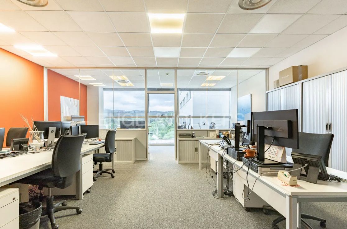 Office in Sant Cugat del Vallès, Barcelona to rent Interior Photo- Image 1 of 12