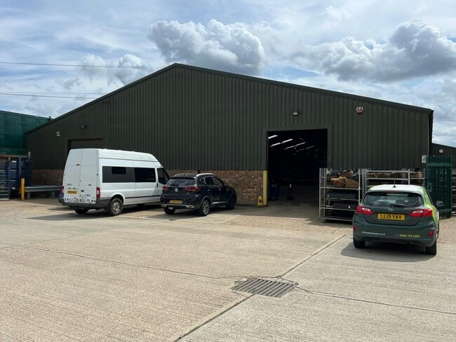 More details for Coursers Rd, Colney Heath - Industrial to Rent