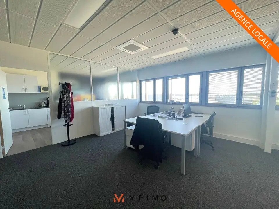 Location Bureaux 49 m² - Photo 1
