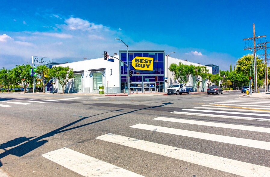 4500 Van Nuys Blvd, Sherman Oaks, CA for sale - Building Photo - Image 1 of 1