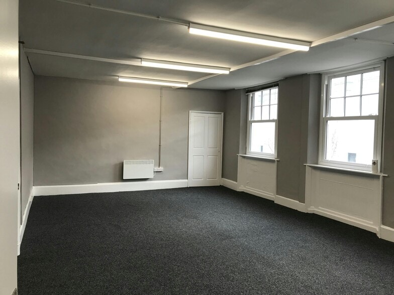 5-9A Saville Row, Newcastle Upon Tyne to rent - Interior Photo - Image 2 of 12