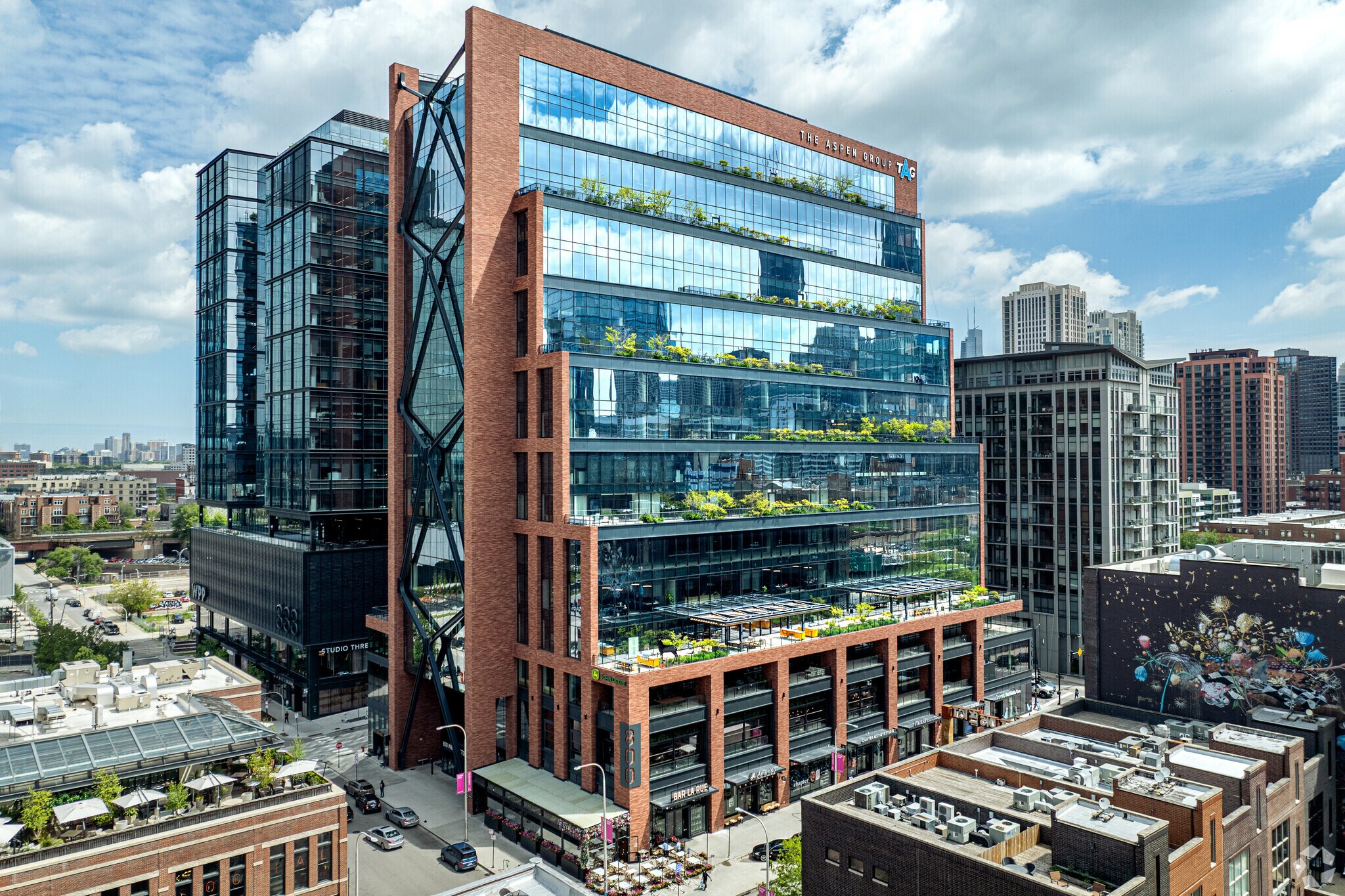 800 W Fulton St, Chicago, IL to rent Primary Photo- Image 1 of 39