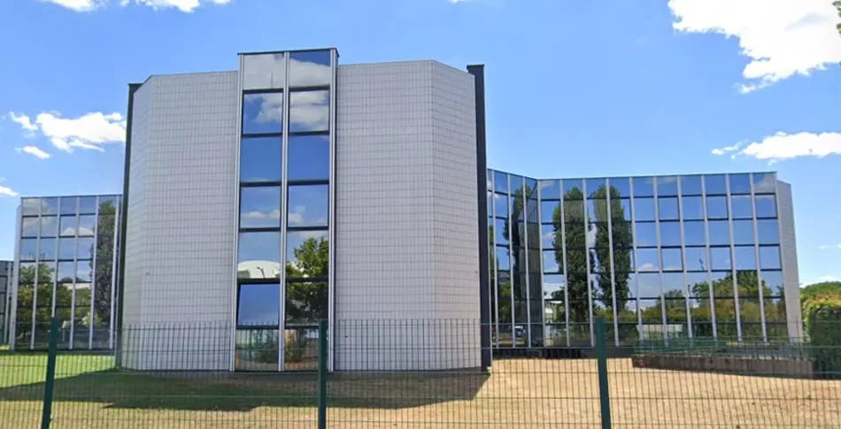 Location Bureaux 252 m² - Photo 1