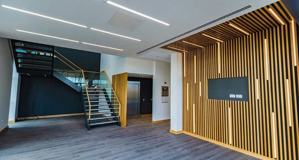 Meaford Rd, Meaford to rent - Interior Photo - Image 2 of 4