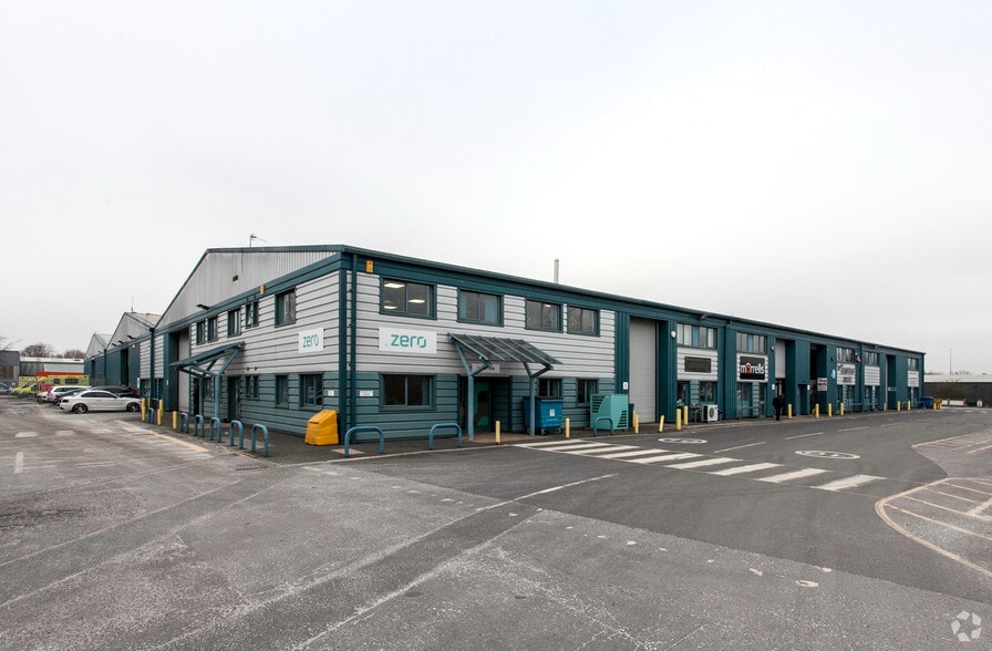 Kestrel Way, Exeter for sale - Primary Photo - Image 1 of 1