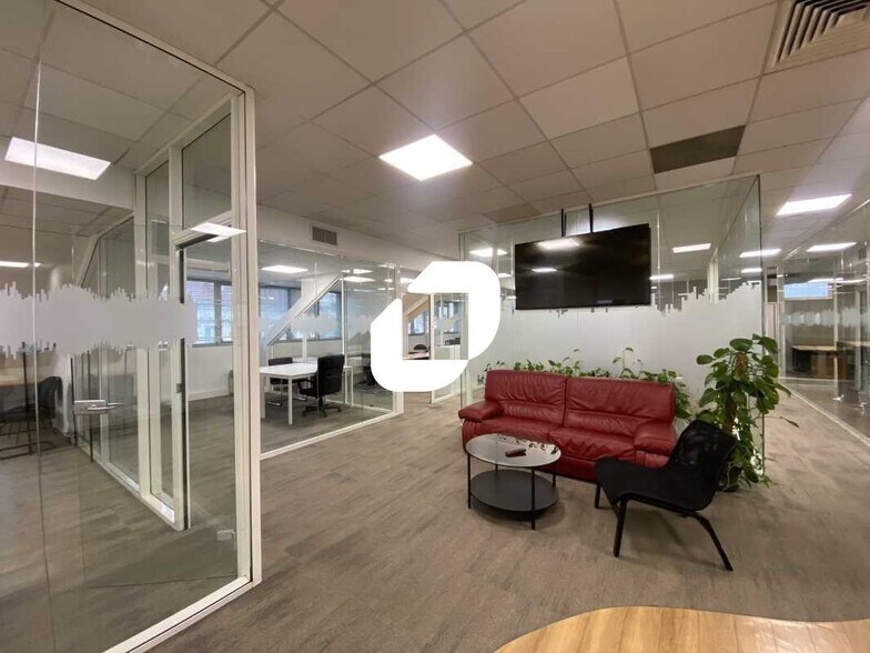 Office in Saint-Ouen-sur-Seine to rent - Interior Photo - Image 2 of 22
