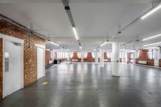Elizabeth Fry Rd, London to rent Interior Photo- Image 1 of 14