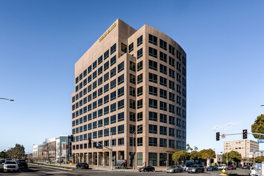 222 S Harbor Blvd, Anaheim, CA to rent - Primary Photo - Image 1 of 25