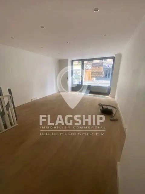Location Commerce 75 m² - Photo 1