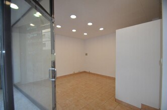 Retail in Vilanova i la Geltrú, Barcelona to rent Interior Photo- Image 2 of 5