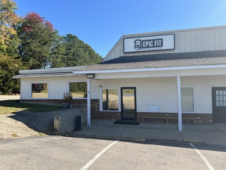 2032-2470 Anderson Hwy, Powhatan, VA for rent - Building Photo - Image 2 of 4