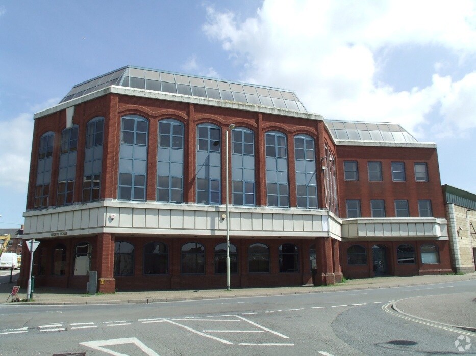 Queen St, Barnstaple for sale Primary Photo- Image 1 of 1