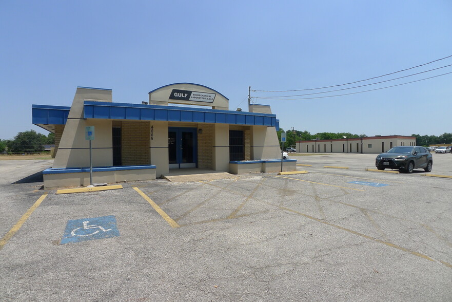 4045 E Southcross Blvd, San Antonio, TX for sale - Building Photo - Image 1 of 21