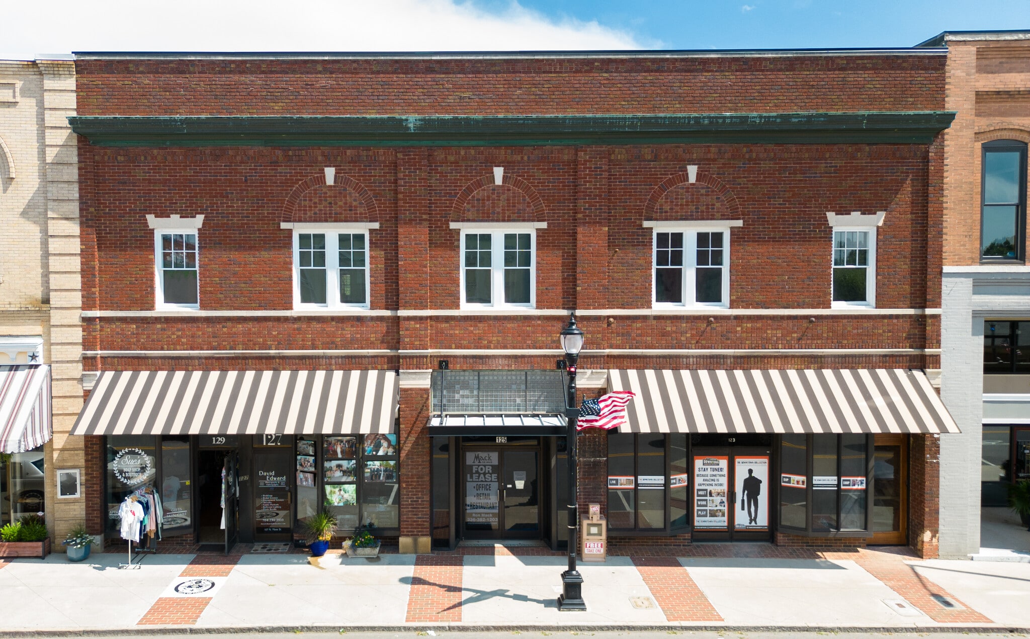 121-129 N Main St, Mooresville, NC for rent Building Photo- Image 1 of 52