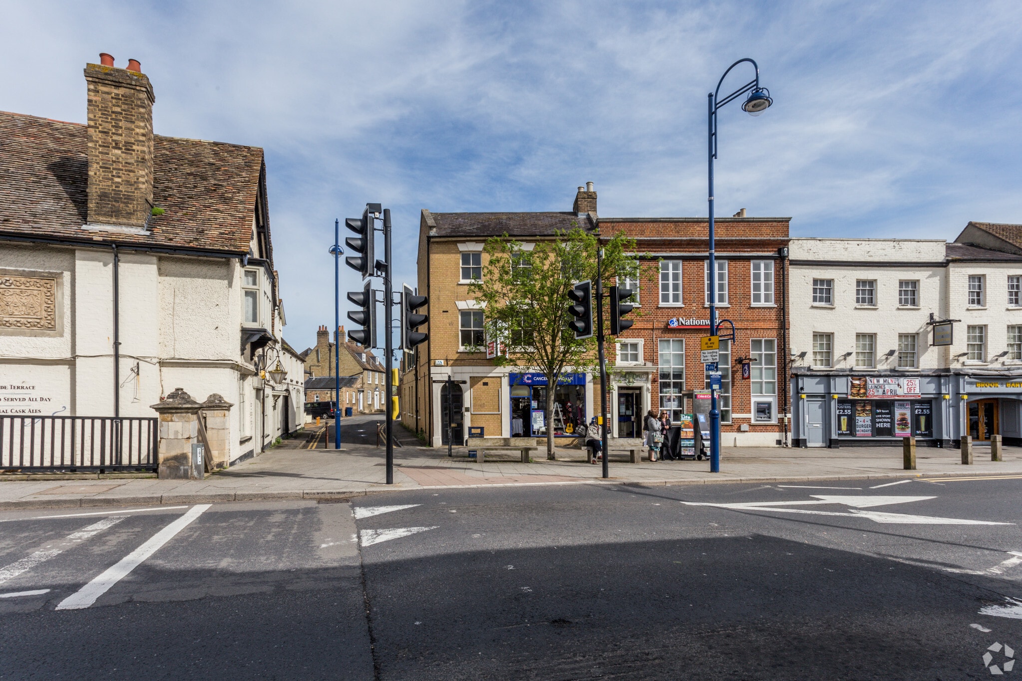 3-5 Market Sq, St Neots to rent Building Photo- Image 1 of 5
