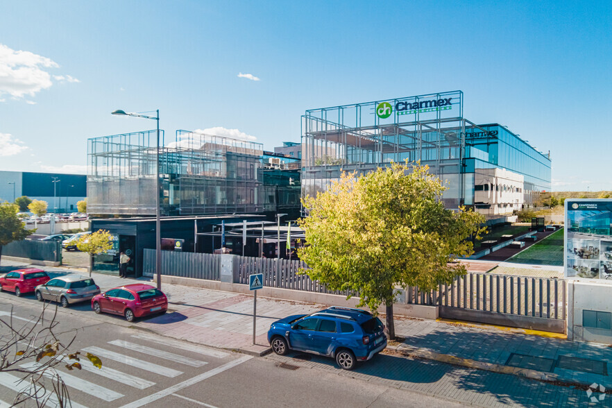 Calle Miguel Faraday, 20, Getafe, Madrid for rent - Primary Photo - Image 1 of 3