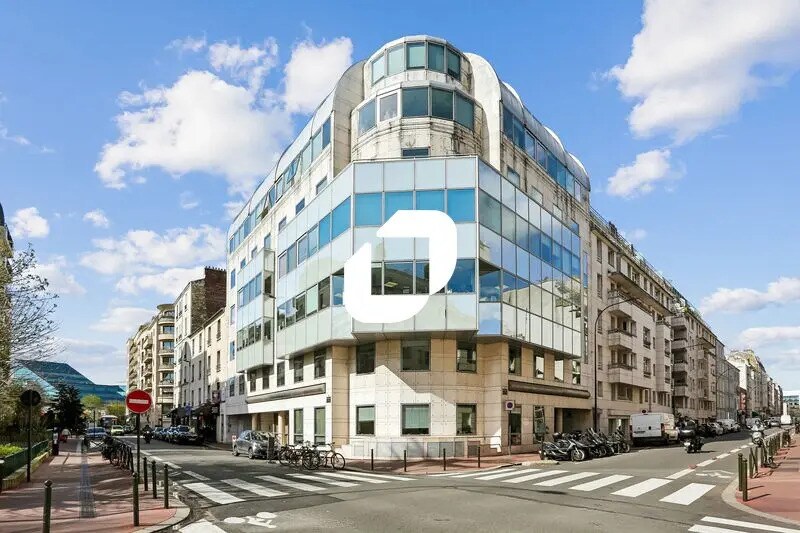 Office in Levallois-Perret for sale Building Photo- Image 1 of 16