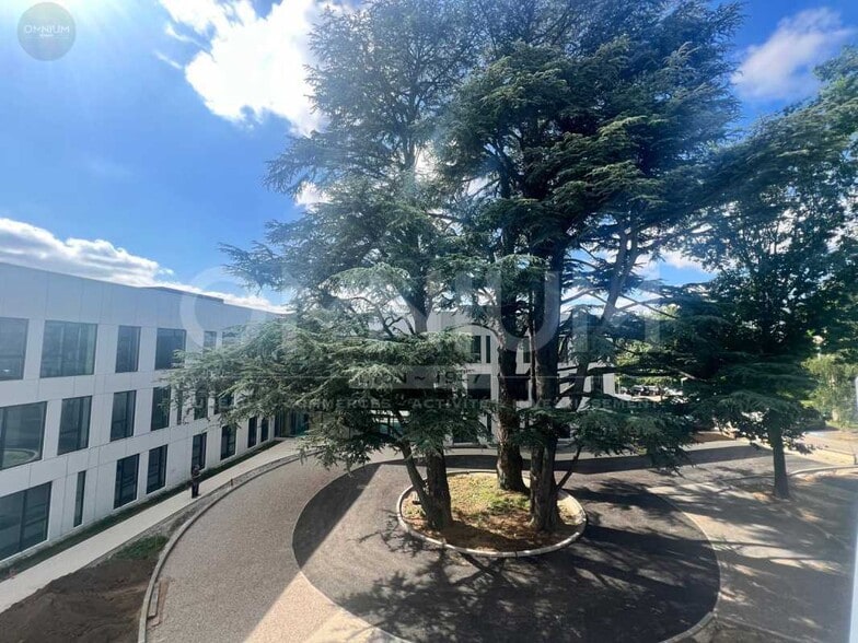 Office in Limonest for sale - Building Photo - Image 3 of 14