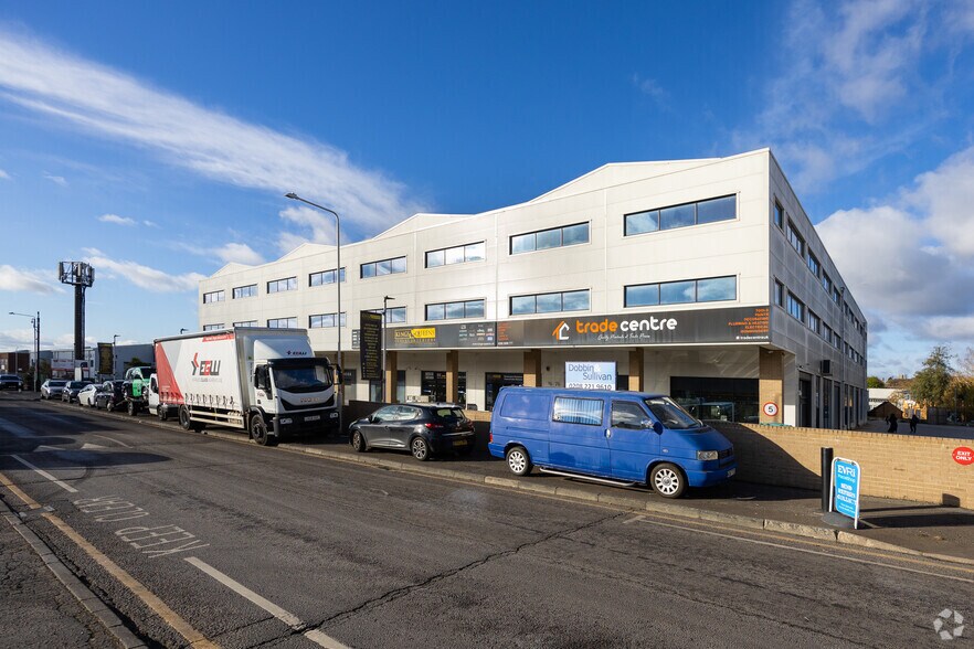 43-49 Fowler Rd, Ilford to rent - Building Photo - Image 2 of 2