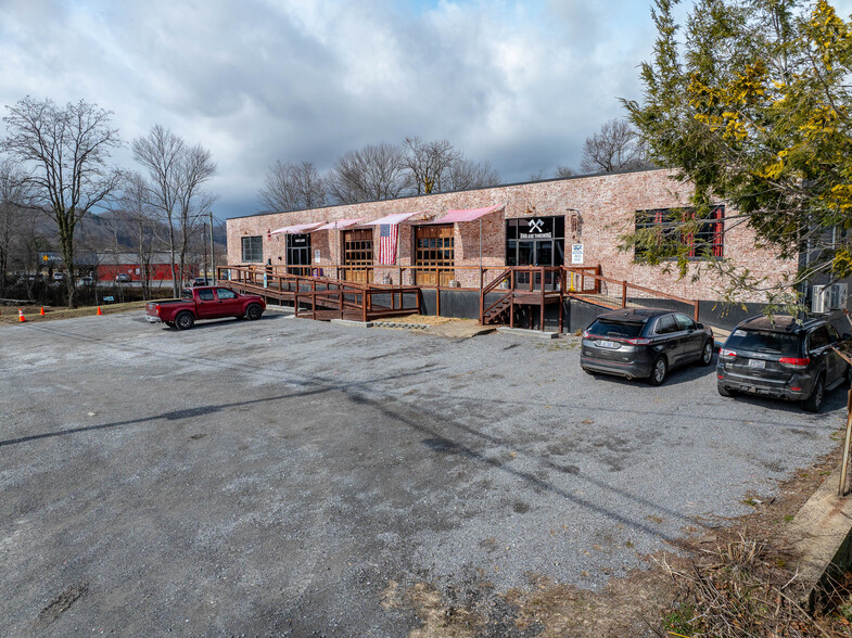 1940 S Main St, Waynesville, NC for sale - Building Photo - Image 1 of 32