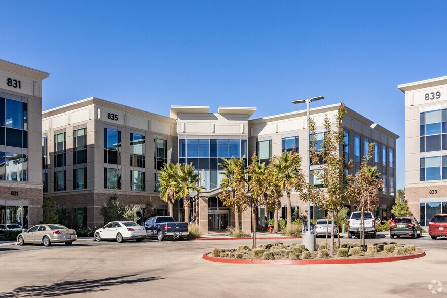 839 Highland Springs Ave, Beaumont, CA to rent - Building Photo - Image 2 of 4