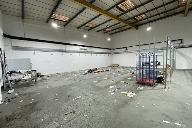 Leyton Rd, London to rent Interior Photo- Image 1 of 5