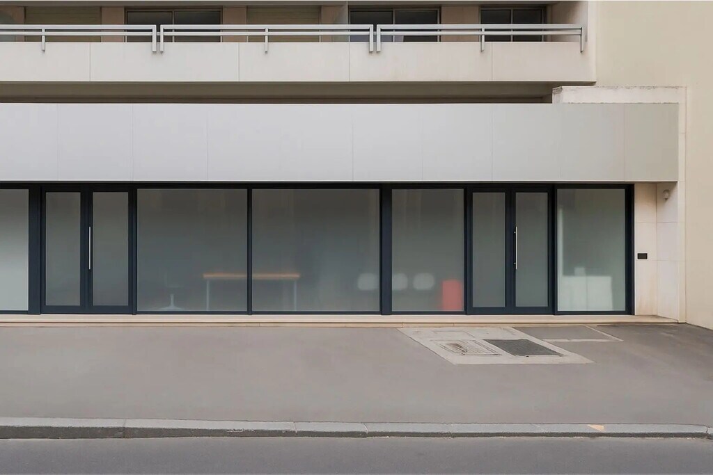 Location Commerce 336 m² - Photo 1