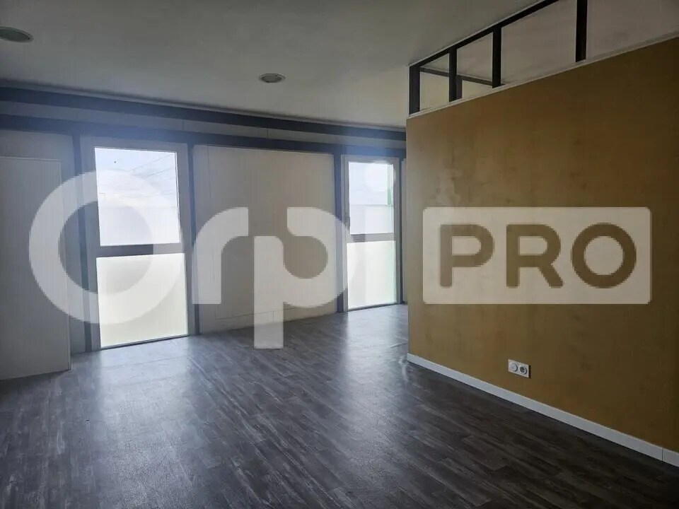 Office in Eysines to rent Interior Photo- Image 1 of 6