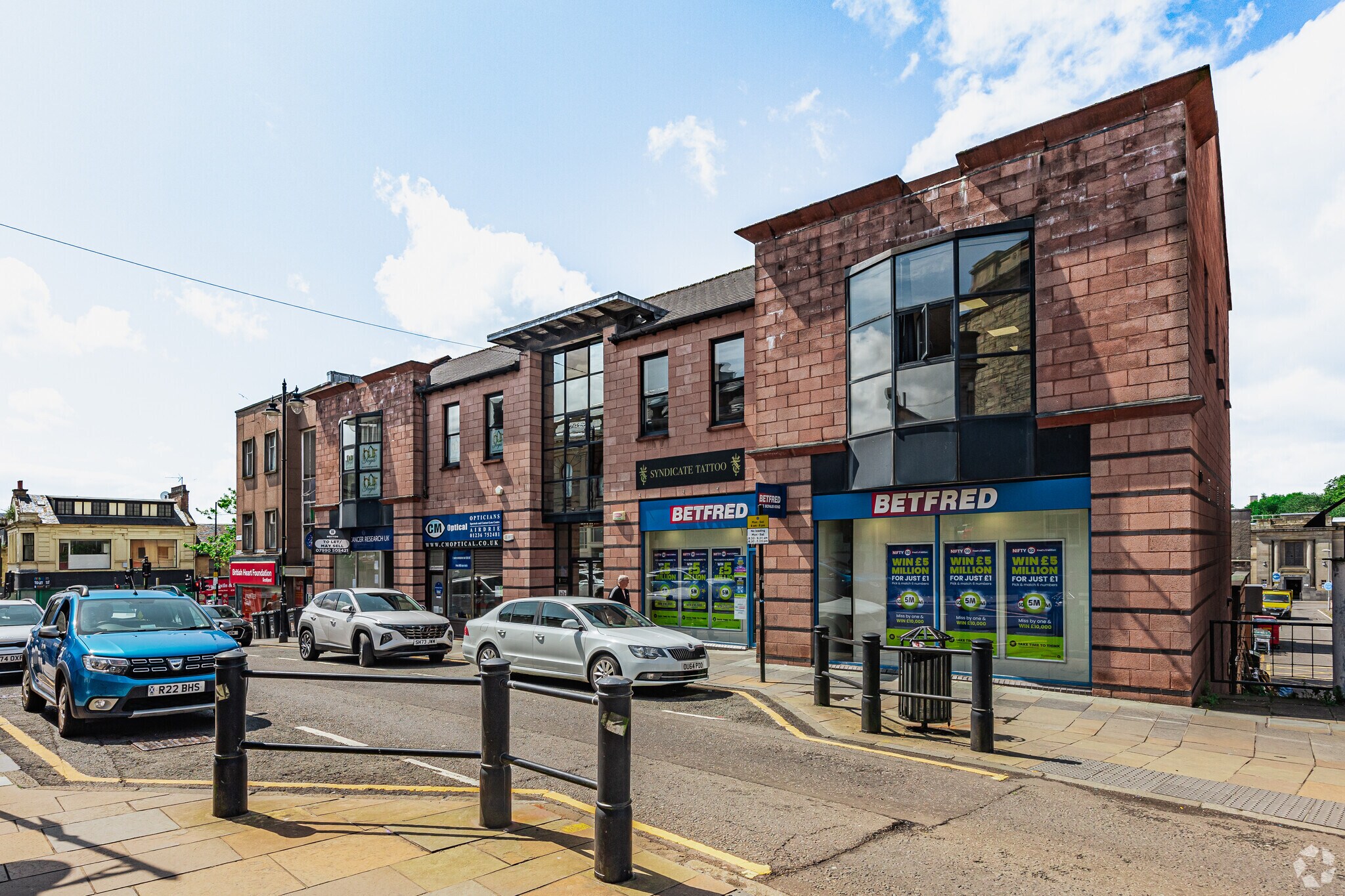 5-11 Bank St, Airdrie to rent Building Photo- Image 1 of 4