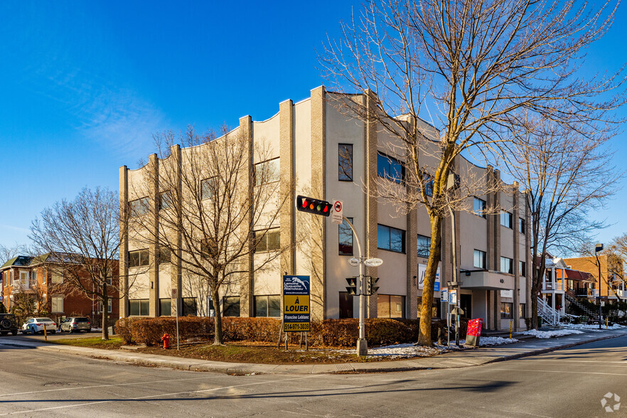 404 Boul Décarie, Montréal, QC for rent - Primary Photo - Image 1 of 5