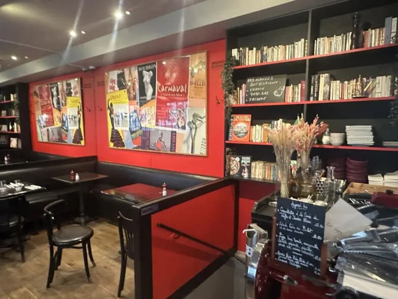 Retail in Paris for sale - Interior Photo - Image 2 of 3
