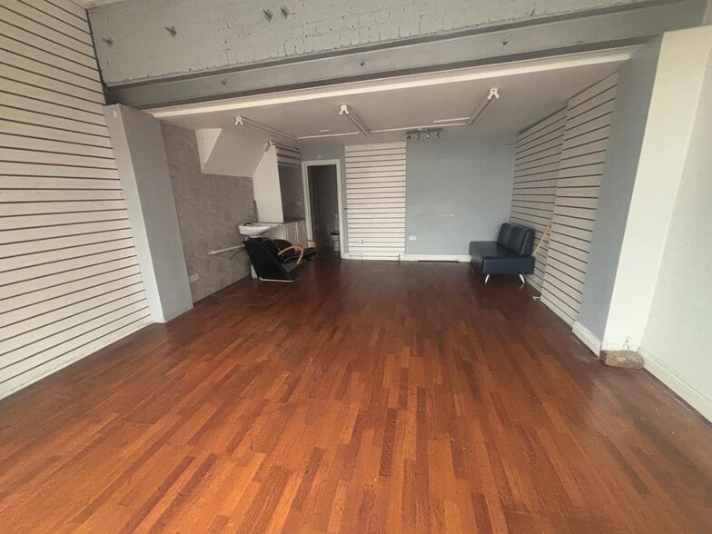 327 Stanstead Rd, London to rent - Building Photo - Image 2 of 2