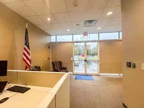 7027 Old Madison Pike NW, Huntsville, AL to rent Interior Photo- Image 2 of 8