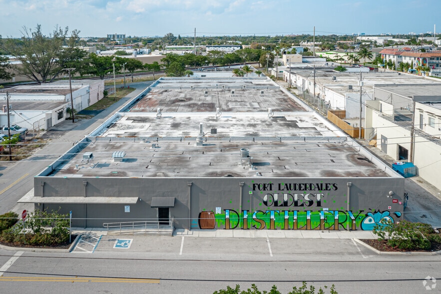 1110 NE 8th Ave, Fort Lauderdale, FL to rent - Building Photo - Image 2 of 3