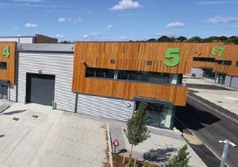 Cray Ave, Orpington to rent - Building Photo - Image 3 of 17