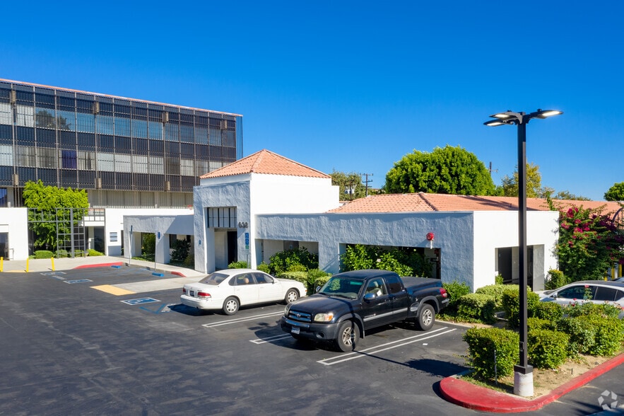 638 W Duarte Rd, Arcadia 91007 UK