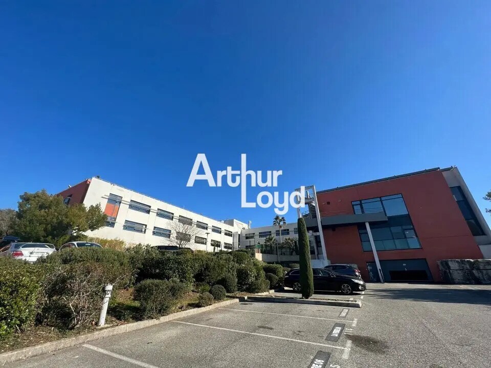 Office in SOPHIA ANTIPOLIS to rent Building Photo- Image 1 of 15