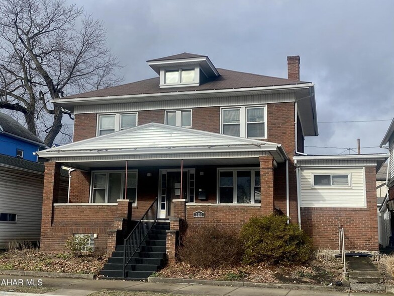 2410 Broad Ave, Altoona, PA for sale - Primary Photo - Image 1 of 1