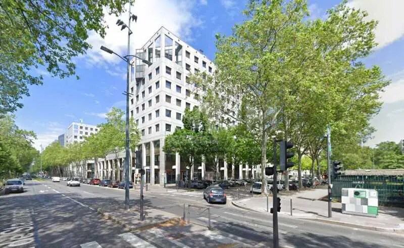 Office in Villeurbanne to rent Building Photo- Image 1 of 7