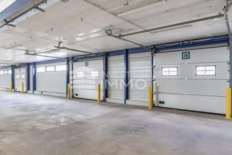 Light Industrial in Bezons to rent - Interior Photo - Image 3 of 8