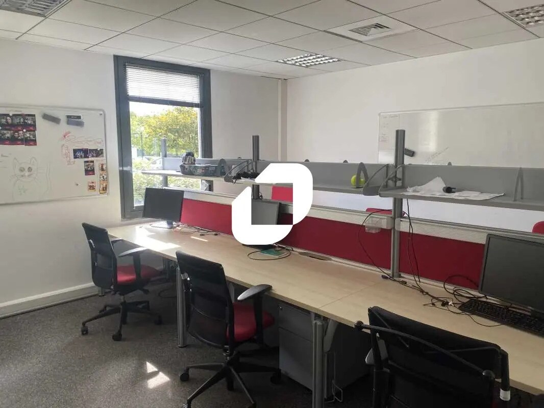 Office in Mérignac to rent Building Photo- Image 1 of 8
