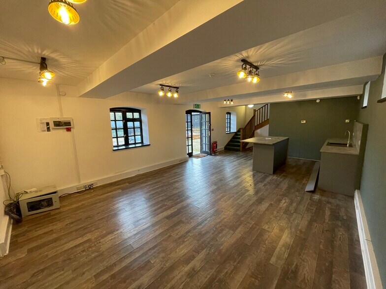 Nether Wallop, Stockbridge to rent - Building Photo - Image 2 of 3