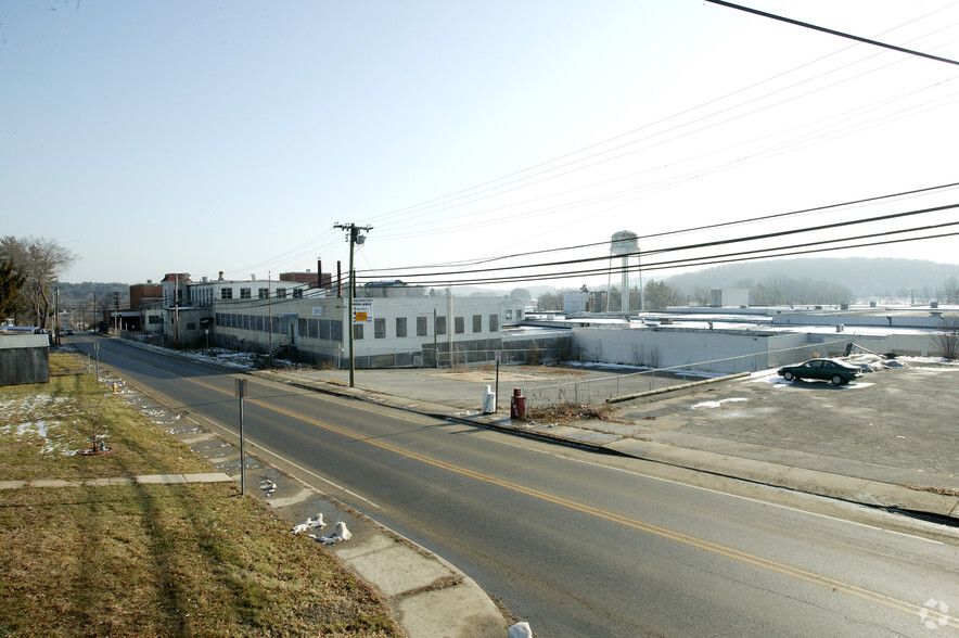 235 E Main St, Griswold, CT for sale - Primary Photo - Image 1 of 1