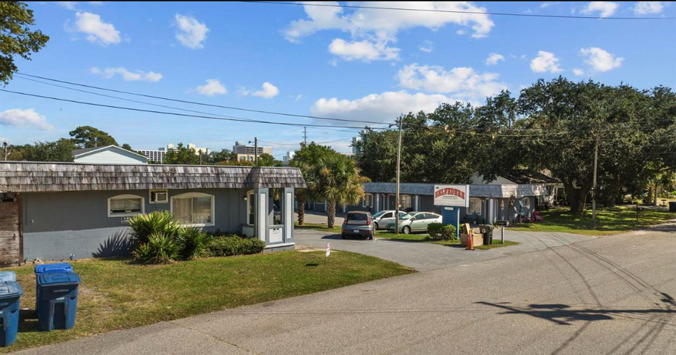 404 14th Ave S, Myrtle Beach, SC for sale - Building Photo - Image 1 of 29