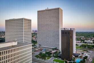 5 Greenway Plz, Houston, TX for rent Building Photo- Image 1 of 5