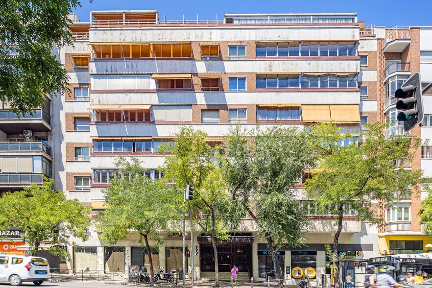 Office / Retail in Madrid, Madrid to rent - Building Photo - Image 1 of 1
