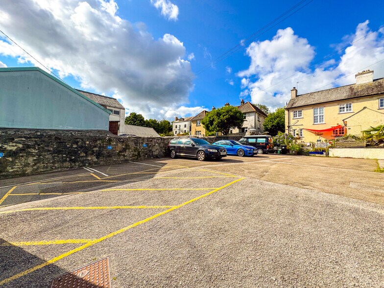 Commercial Rd, Penryn to rent - Building Photo - Image 2 of 4